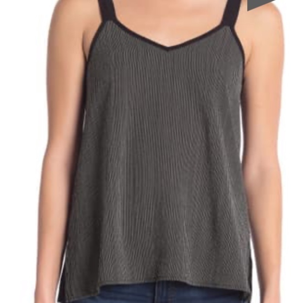 NWT Bobeau Contrast Trim V-Neck Camisole